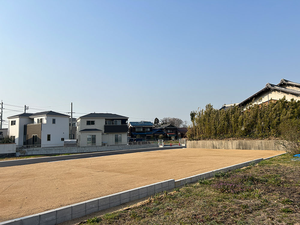 岡山市南区郡分譲地・東側から現地北寄りの眺め